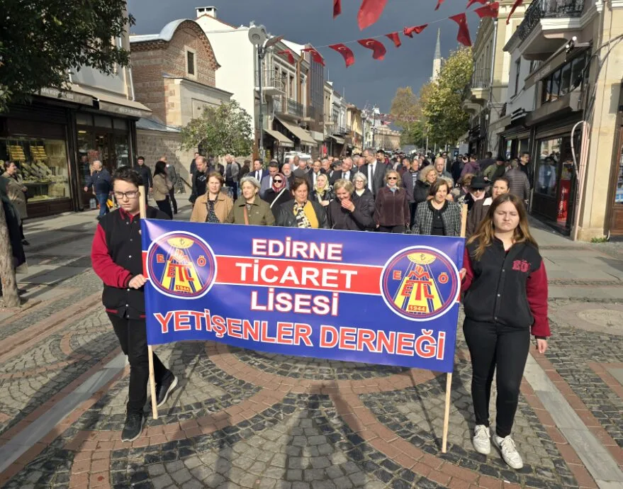 Ticaret Lisesi Kutlama 4 - Edirne Ticaret Lisesi 81’inci yaşını törenle kutladı