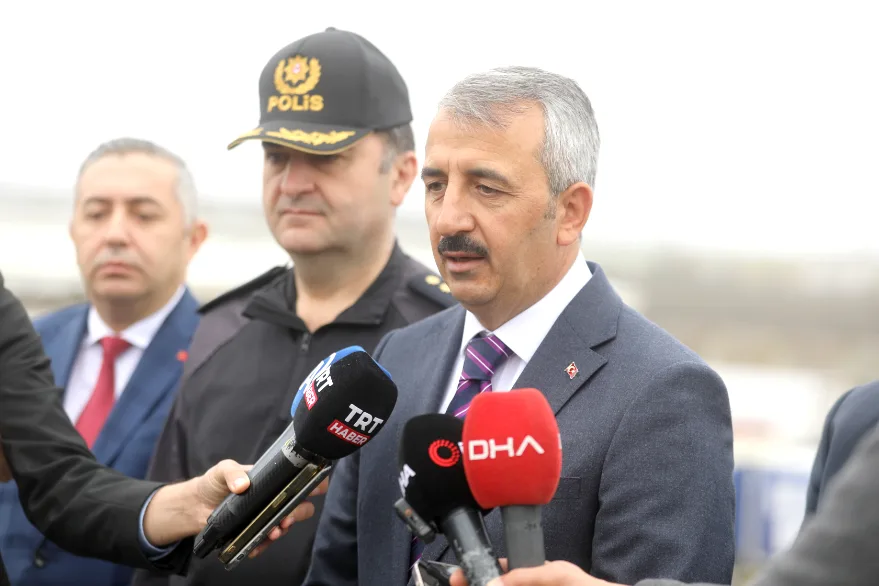 Vali Sezer Aciklama 2 - Kapıkule’de rekor geçiş