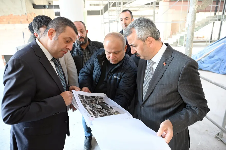 Vali Sezer Kutuphane Inceleme 1 - Edirne Halk Kütüphanesi’nde sona yaklaşıldı