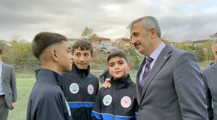 Vali Sezer Sporcularla 1 - Edirne’de “Okuldan Spora” projesiyle binlerce çocuk sporla buluşuyor