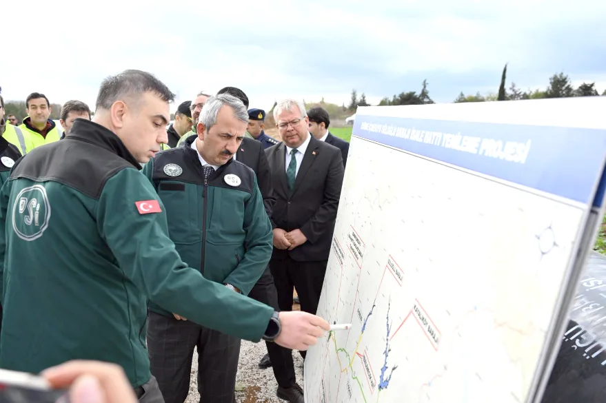 Vali Sezer, Süloğlu Barajı İsale Hattı’nda incelemelerde bulundu