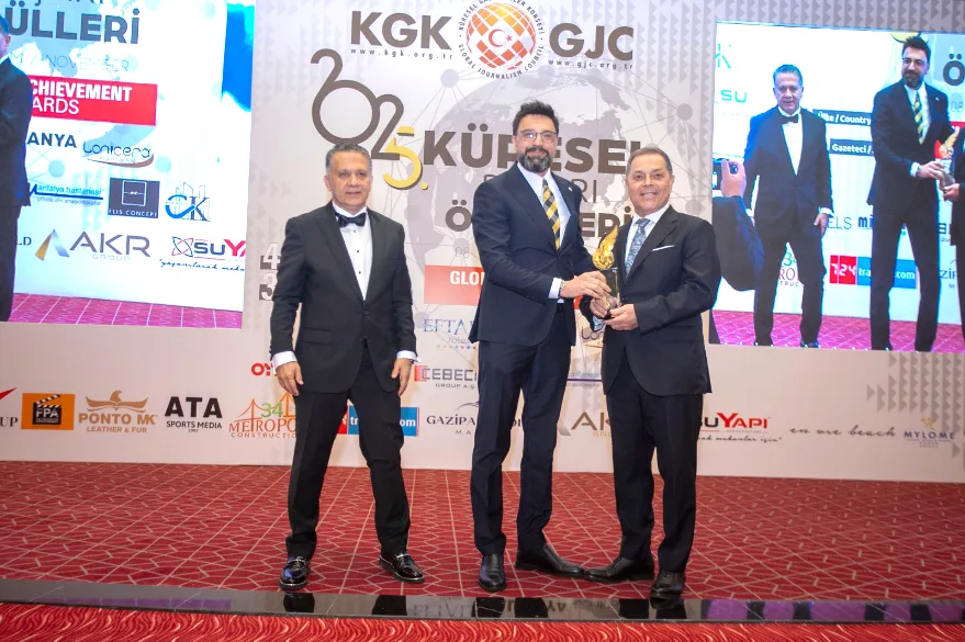 WhatsApp Image 2025 11 10 at 15.16.57 - KGK “Küresel Başarı Ödülleri” görkemli törenle sahiplerine takdim edildi