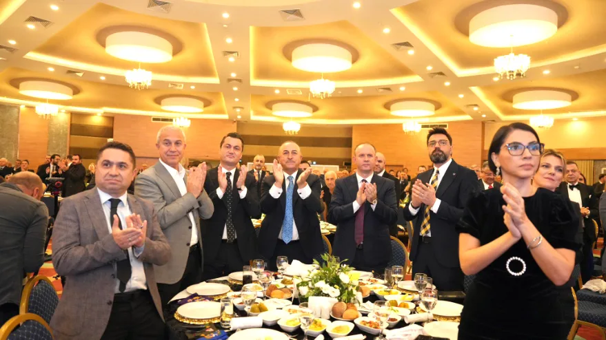 WhatsApp Image 2025 11 10 at 15.16.59 1 - KGK “Küresel Başarı Ödülleri” görkemli törenle sahiplerine takdim edildi