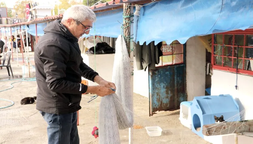 Tekirdağlı balıkçılar lodos nedeniyle 2 gündür denize açılamıyor