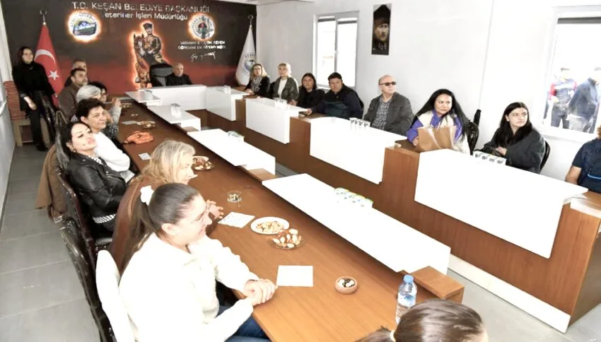Başkan Özcan, hayvanseverlerle bir araya geldi