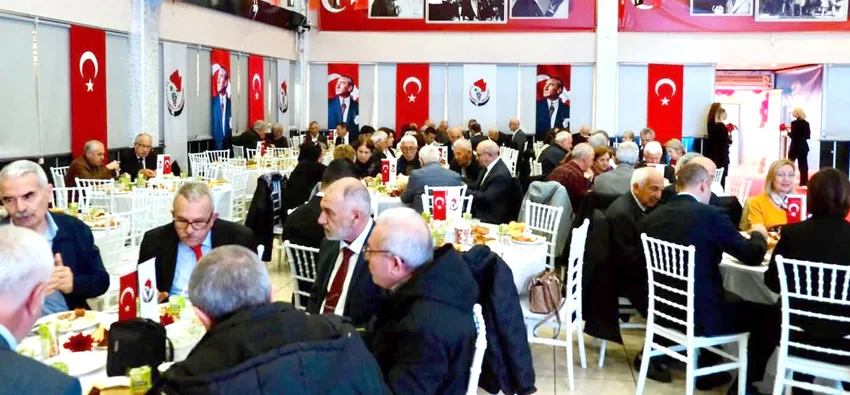 Kırklareli Belediye Başkanı Bulut, emekli öğretmenlerle bir araya geldi