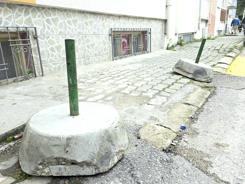 Dubalar toplandi 13 - Edirne’de dükkan ve apartman önlerindeki dubalar toplandı