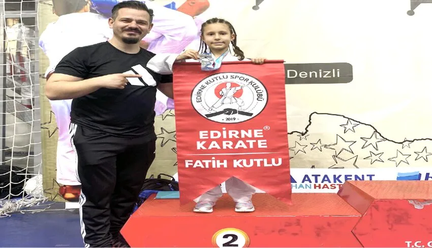 Edirneli karateciler gururlandırdı