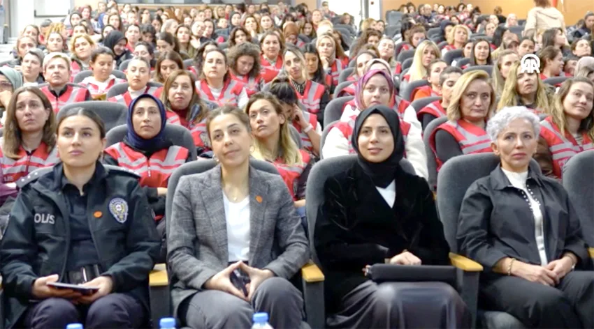 Tekirdağ’da “kadın yasal hakları eğitimi” konferansı düzenlendi