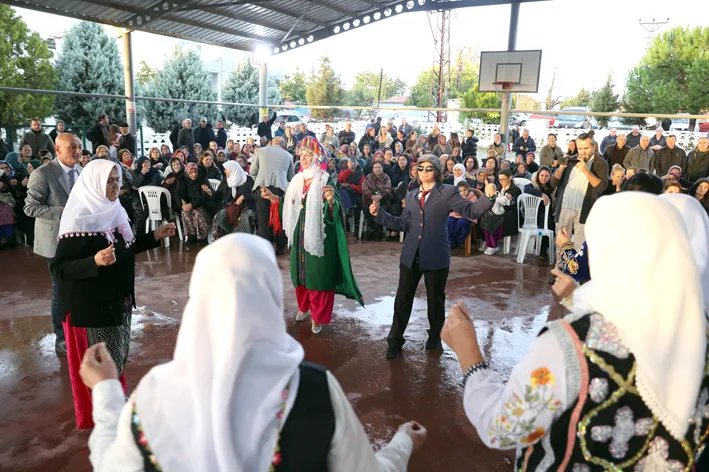 Kasim devesi 3 - Trakya’da unutulmaya yüz tutan “Kasım Devesi” geleneği bazı köylerde yaşatılıyor