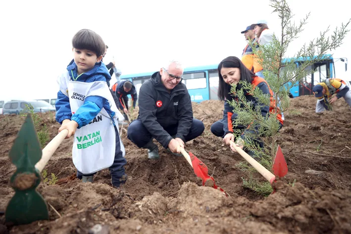Milli agaclandirma 3 - Trakya’da “Milli Ağaçlandırma Günü” dolayısıyla fidanlar toprakla buluşturuldu