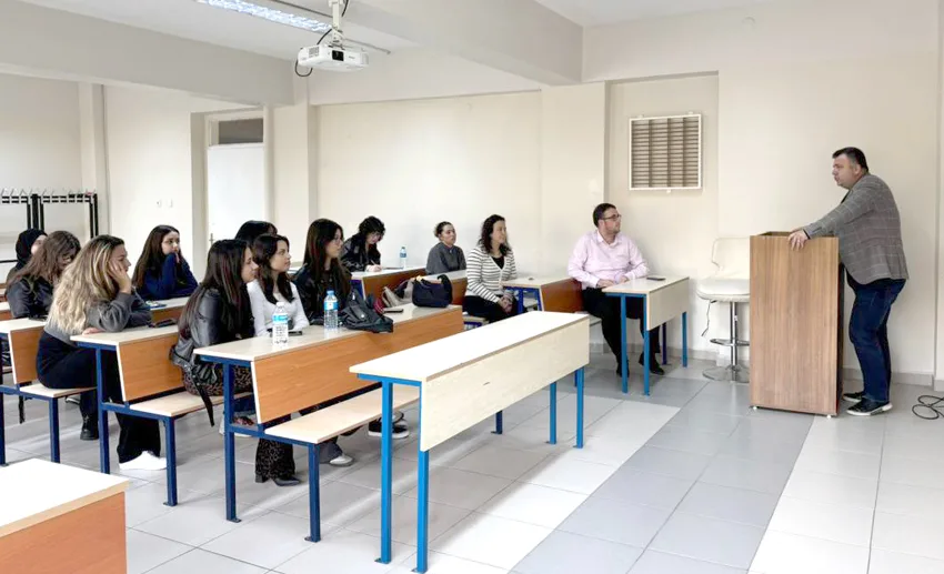 Tekirdağ NKÜ’de “Atatürk ve Cumhuriyet” konferansı düzenlendi