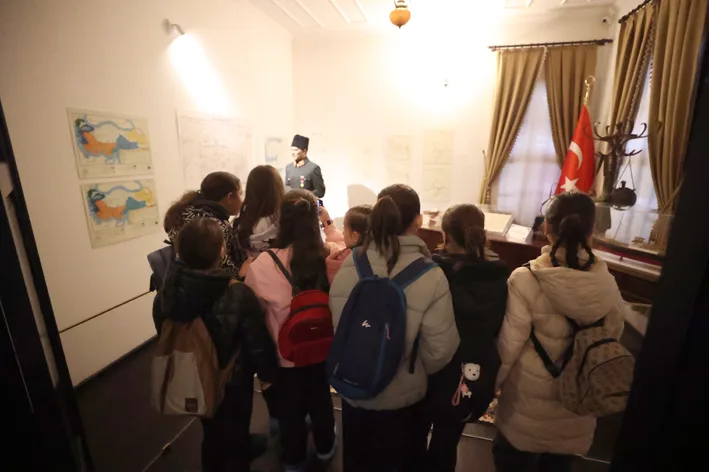 Ogrencilerin kenti kesifi 3 - Kırklareli’nde öğrenciler Türkiye Yüzyılı Maarif Modeli kapsamında kenti keşfediyor