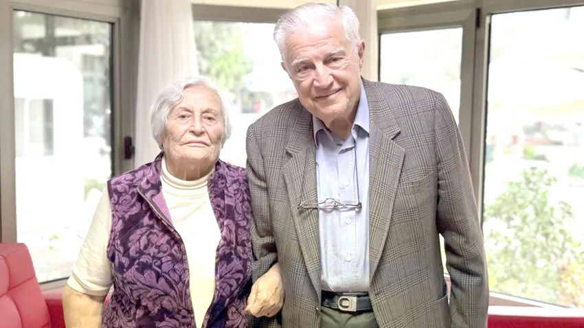 Öğretmen ve öğrencisi 70 yıl sonra aynı huzurevinde buluştu