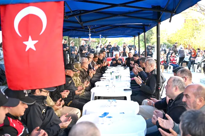 Sehit karaca 2 - Kırklareli’nde şehit Berkay Karaca için mevlit okutuldu