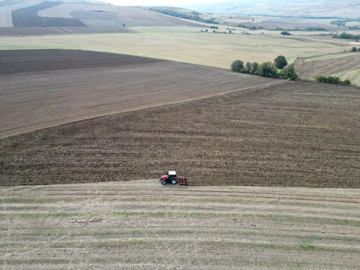 Traktor tarla tarim 3 - Trakya’da kuraklık daha az su isteyen ürünleri gündeme getiriyor
