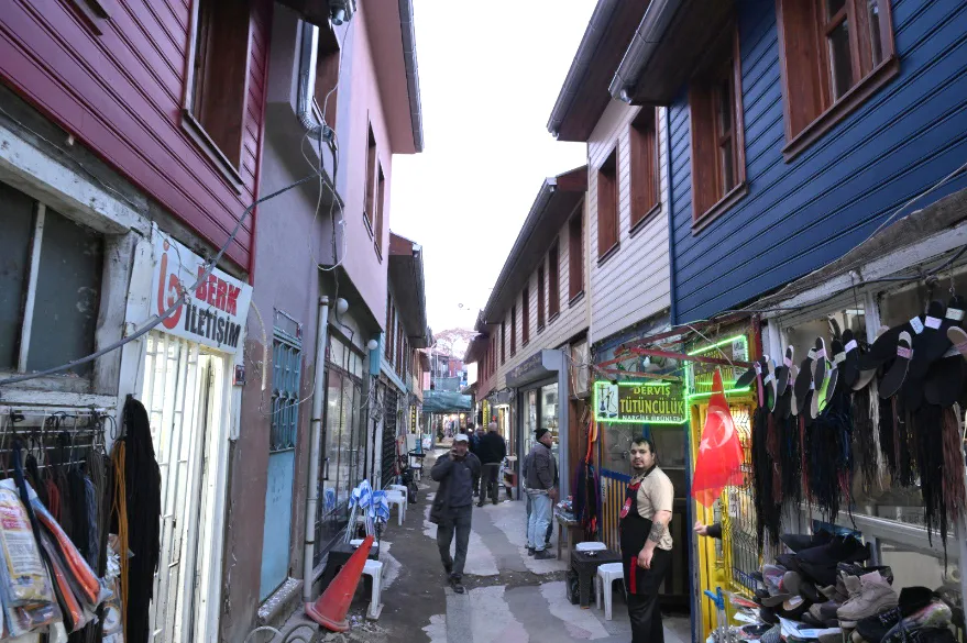 Tarihi Kunduracılar Çarşısı’ndaki restorasyonda sona gelindi