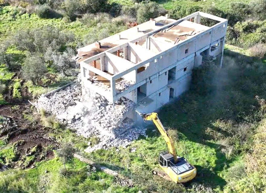 Çanakkale’de 66 kaçak yapı yıkıldı