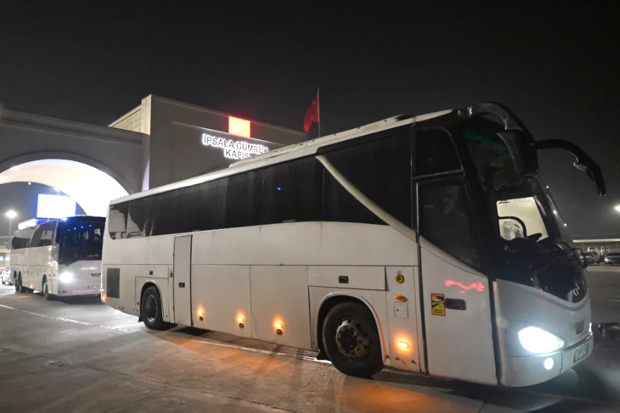 Samsunspor’la karşılaşacak AEK’nin taraftarları Türkiye’ye geldi