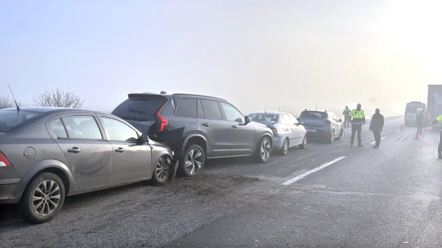 Edirne’de 10 aracın karıştığı zincirleme trafik kazasında 7 kişi yaralandı