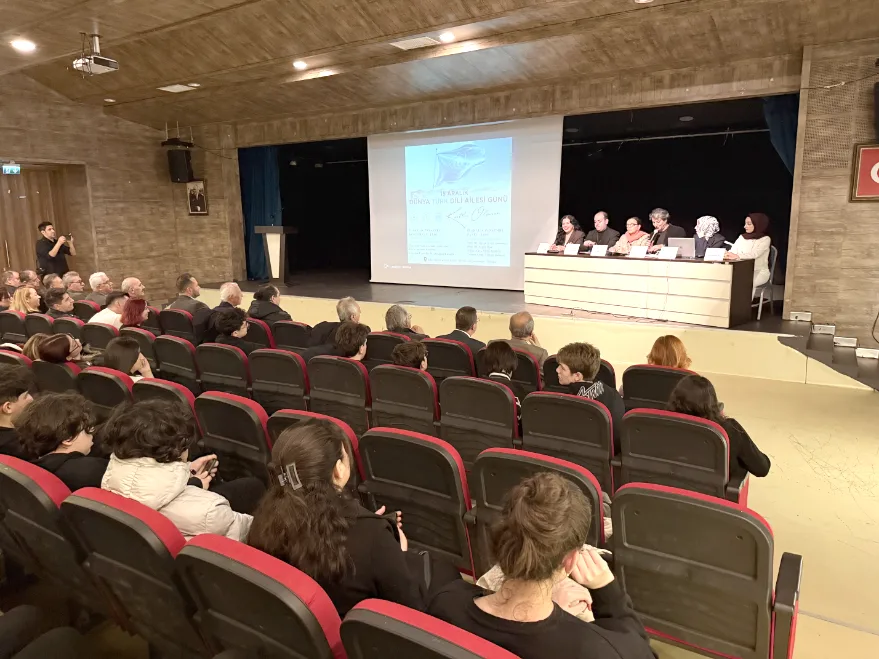 Tekirdağ’da düzenlenen panelde kentin tarihi ve kültürü konuşuldu
