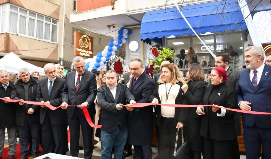 Tekirdağ’da “Engelsiz Kafe” düzenlenen törenle açıldı