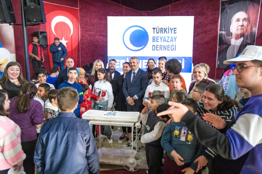 Edirne’de özel çocuklar yeni yılı kutladı