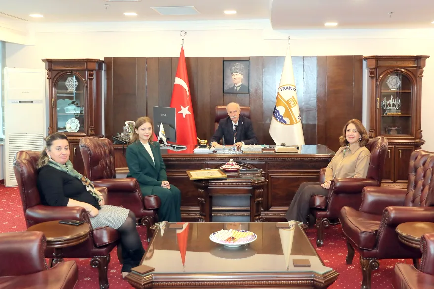 Altin Havan Odulu 1 - TÜ mezunu genç eczacıya Altın Havan Ödülü
