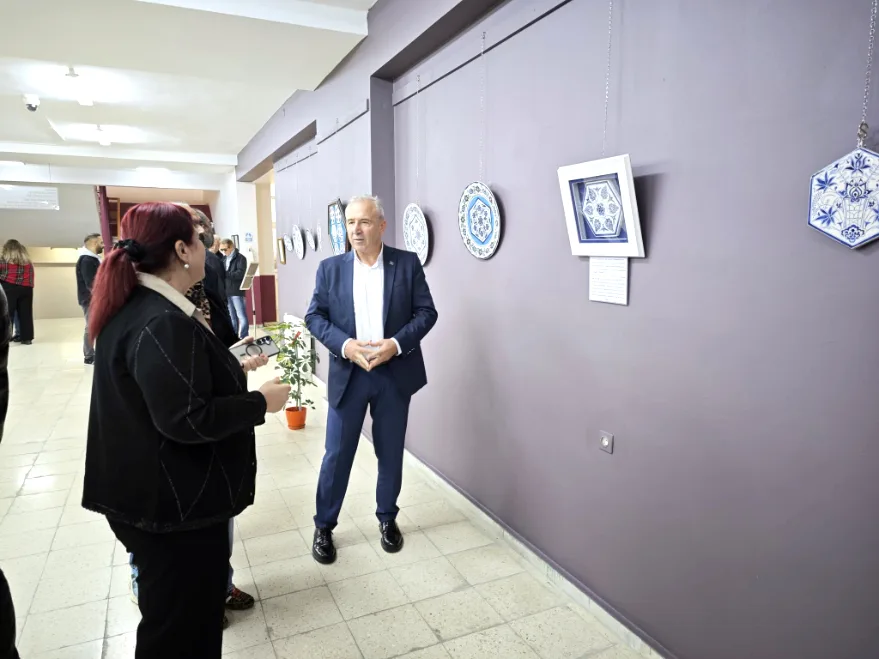 “Çinileriyle Nadir Adlı – Edirneli Bir Ustanın Ardından” Sergisi açıldı