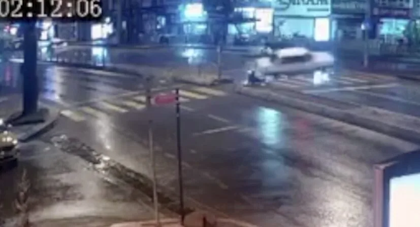 Yaya geçidinde ölümden döndü