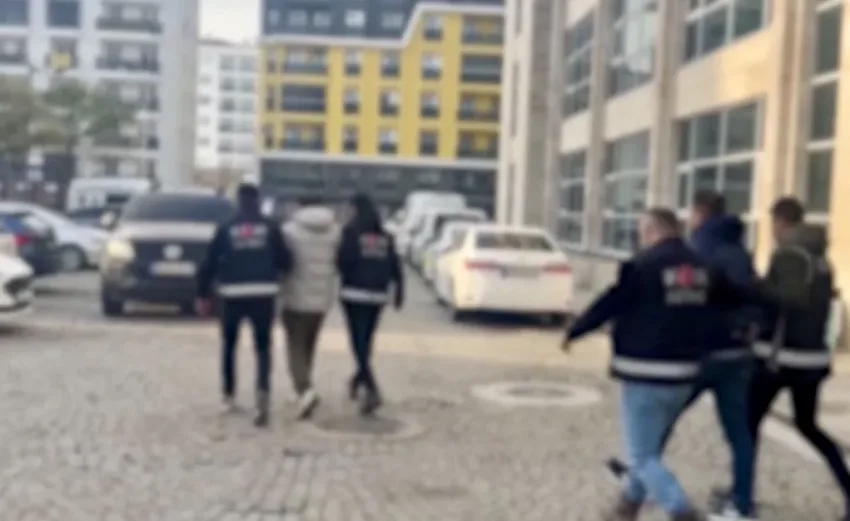 IMG 0683 e1764882164363 - Edirne’de yurt dışına tarihi eser kaçırmaya çalışan 2 zanlı tutuklandı