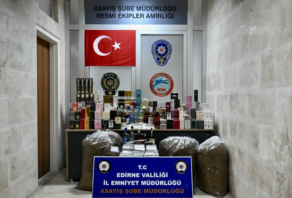 Edirne’de çok sayıda sentetik ecza hap ve kaçak ürün ele geçirildi