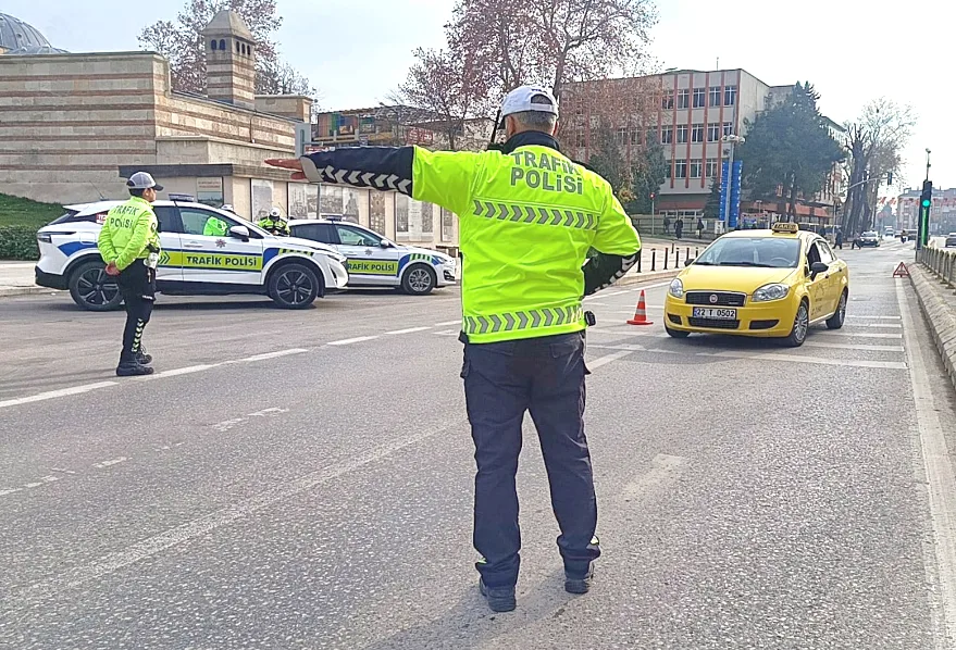 Edirne’de ticari araçlarda kış lastiği denetimi