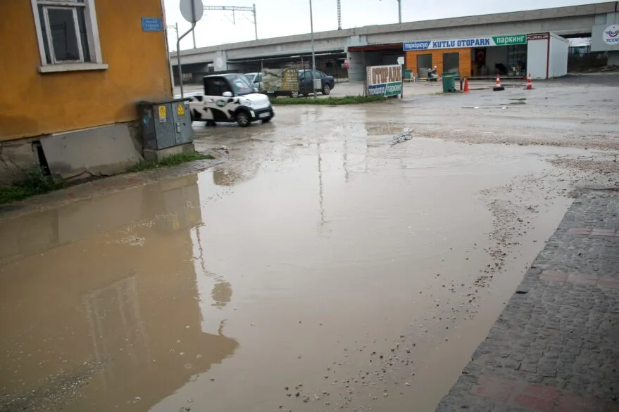 Maarif Caddesi Camur 7 - Edirne’nin göbeğinde çamur ve çukur deryası
