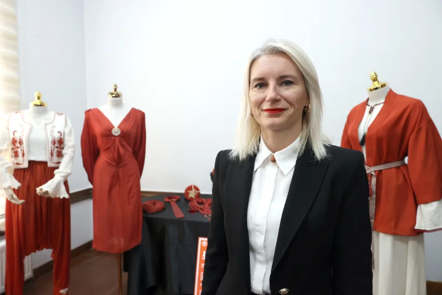 Meltem Uretmen - “Efsane renk” Edirne kırmızısı usta ellerde moda ürünlerine dönüşüyor