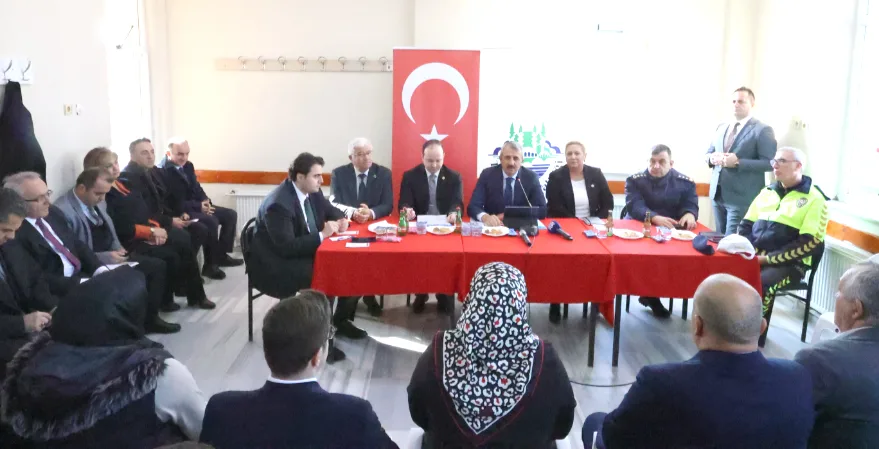 Vali Sezer Meric 2 - Muhtarlardan Vali Sezer’e köylerdeki yatırımlar için teşekkür