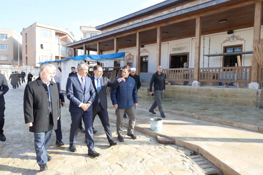 Vali Sezer, Muradiye Camii restorasyonunu inceledi