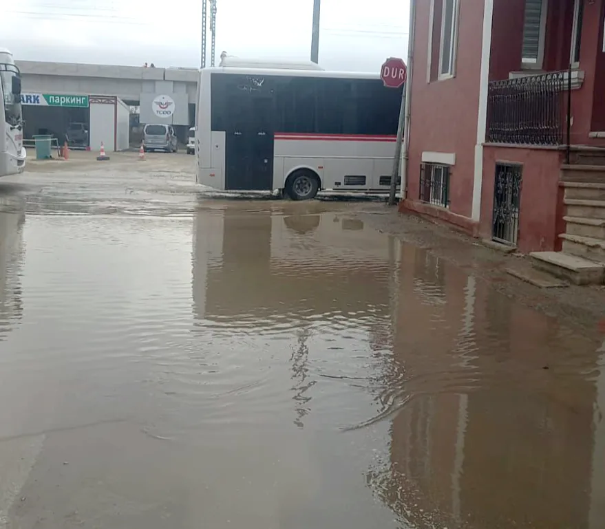 WhatsApp Image 2025 12 22 at 14.32.54 - Maarif Caddesi göle döndü