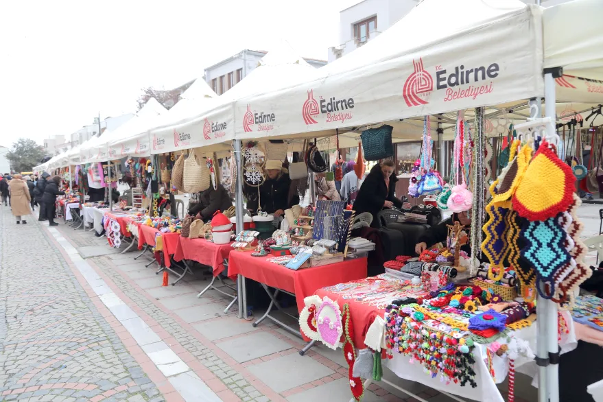Edirne’de Yılbaşı Alışveriş Pazarı açıldı