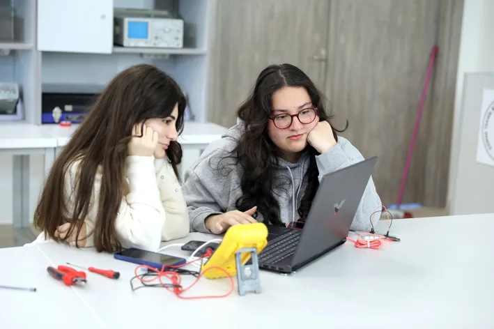 Anahtarlik seklinde acil yardim butonu 3 - Üniversite öğrencileri, kadınlar için anahtarlık şeklinde acil yardım butonu tasarladı