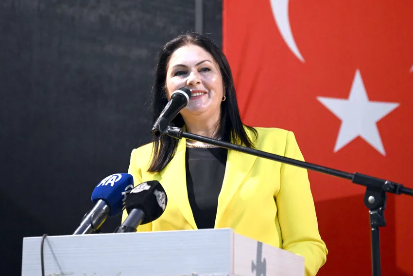 Belgin iba - CHP İl Başkanı Balkanlı, AK Partililerin hedefi olan 115 kilometre yol tartışmasında suçluyu ilan etti: ‘Özgür Özel’