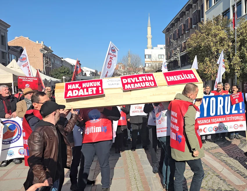 Birlesik kamu is eylem 6 - Edirne’de kamu emekçilerinden tabutlu eylem
