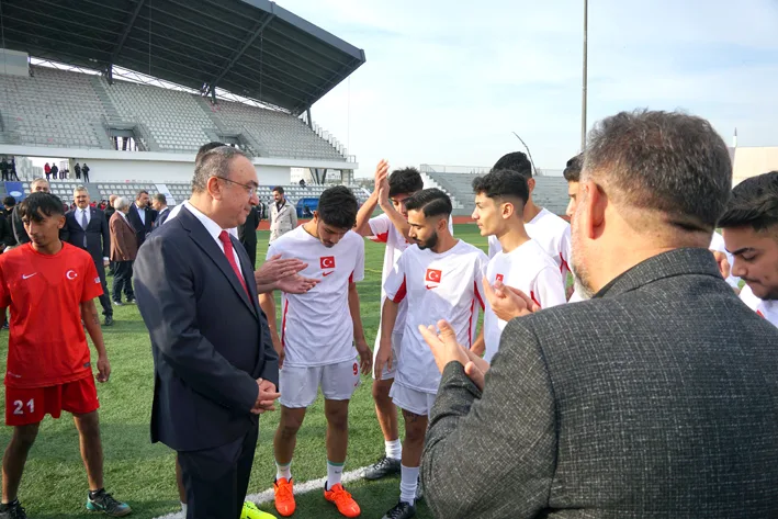 Dostluk futbolu 2 - Tekirdağ’da Roman gençler dostluk maçı yaptı