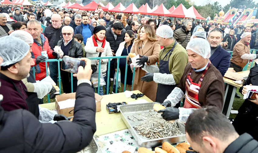 Tekirdağ’da 2. Hamsi ve Mıhlama Festivali binlerce kişiyi ağırladı