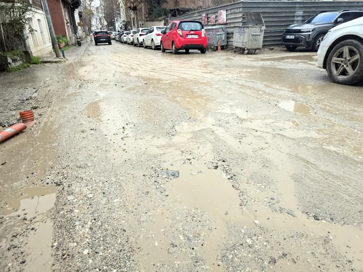 Kotu yollar ve caddeler 3 - “Kaleiçi değil, Çamuriçi”