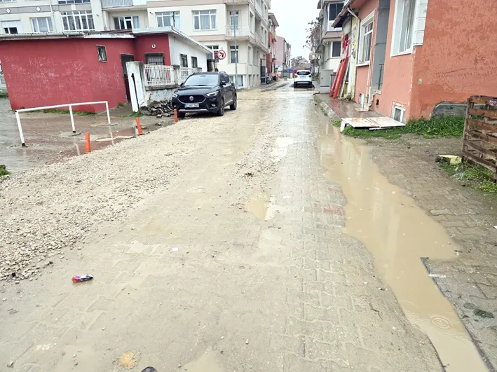 Kotu yollar ve caddeler 6 - “Kaleiçi değil, Çamuriçi”