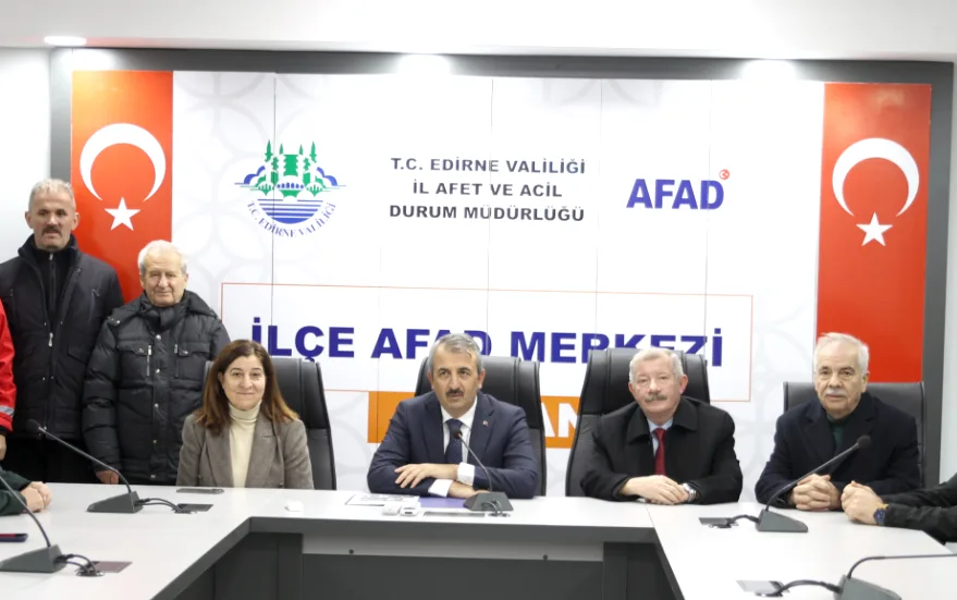 AA 20260102 40144397 40144395 EDIRNEDE 2 YILDA YAKLASIK 2 BIN PERSONELE ARAMA KURTARMA EGITIMI VERILDI - Edirne’de 2 bin personele arama kurtarma eğitimi verildi