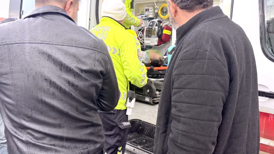 Edirne’de otomobille çarpışan motosiklet sürücüsü yaralandı