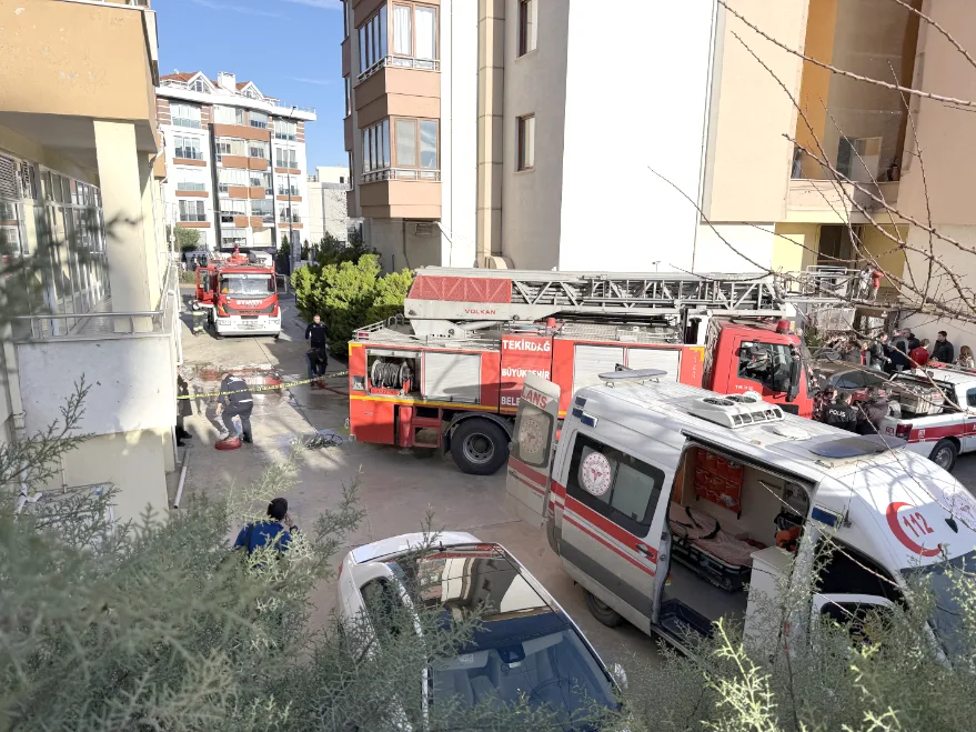 Tekirdağ’da yangın ve cinayet şoku