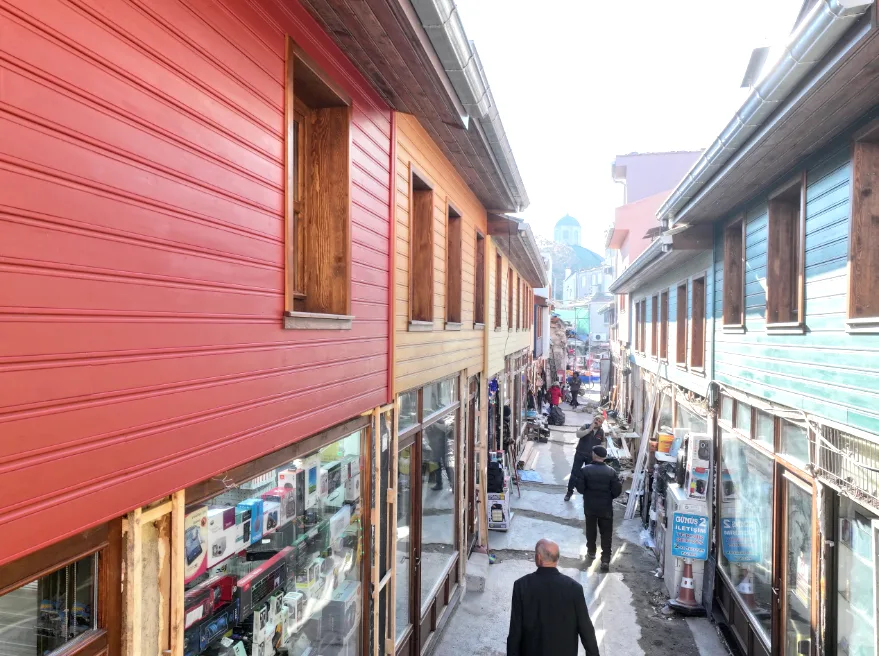 Renklenen “Dar Çarşı” estetik bir görünüme kavuştu